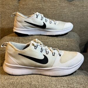 Nike Free Train Versatility White/Black Size 11
